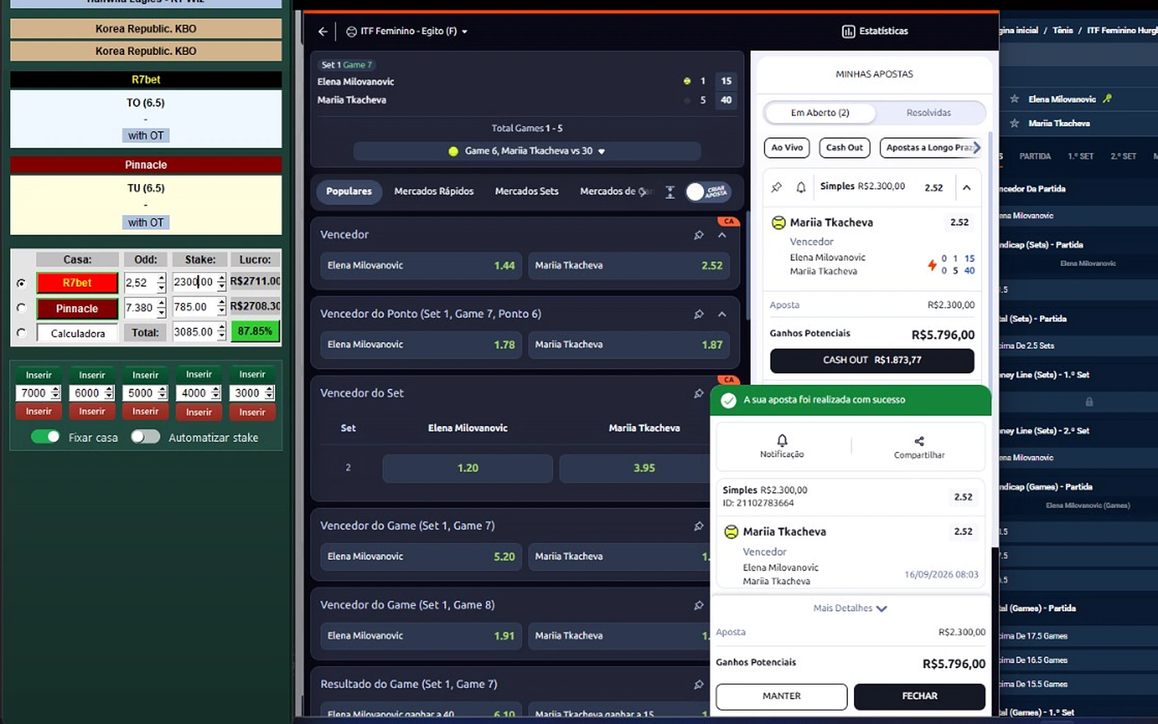 Tela do sistema de arbitragem com a mesma partida em duas casas, odds 2,52 e 7,380, stakes de R$2.300 e R$785, e lucro de R$2.711 ou R$2.708.